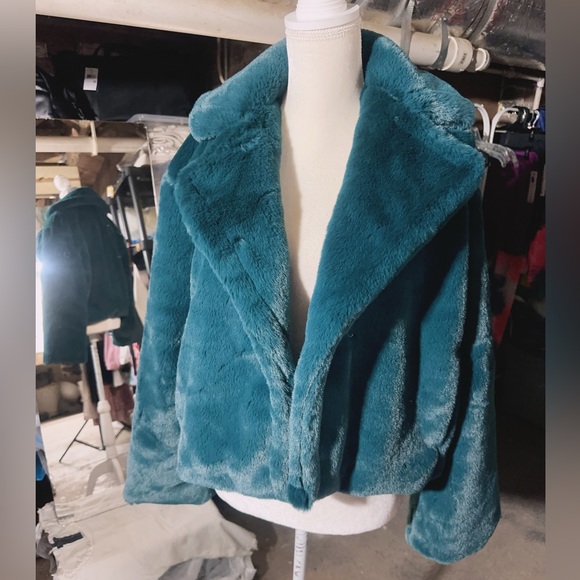 rain + rose TEAL GREEN furry long sleeve jacket w/ pockets soft warm comfy NWT - Picture 1 of 9